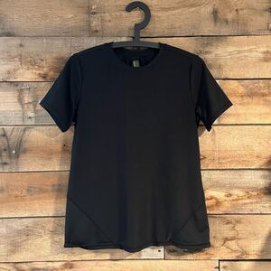 Mondetta black short sleeve athletic top - M